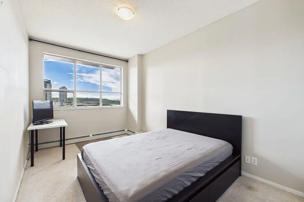 1053 10 Street SW Calgary AB T2R 1S6