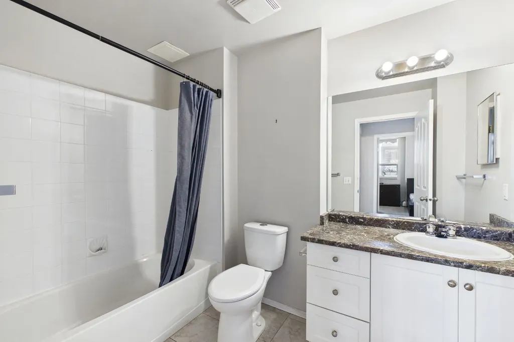 1053 10 Street SW Calgary AB T2R 1S6