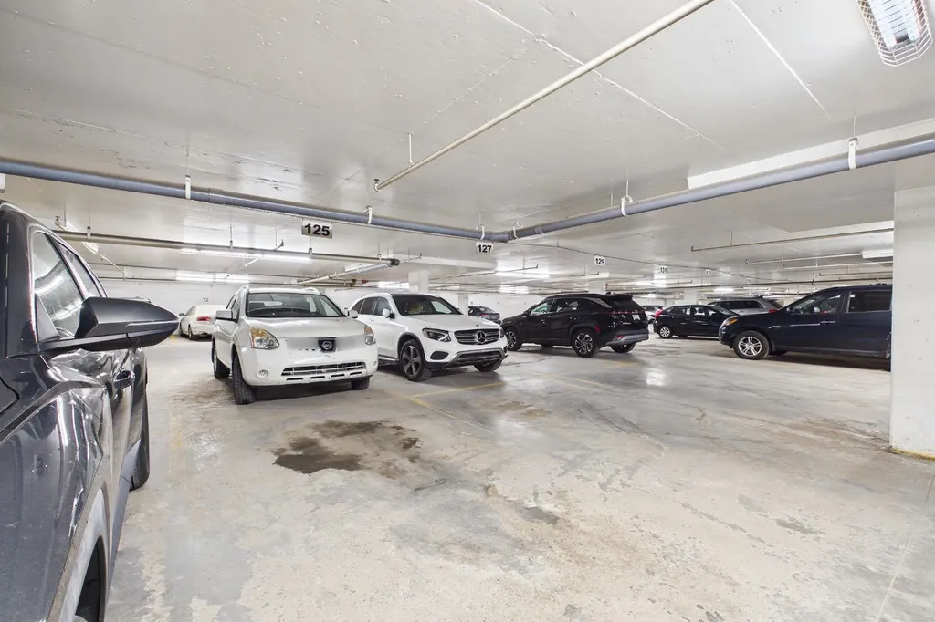 1053 10 Street SW Calgary AB T2R 1S6