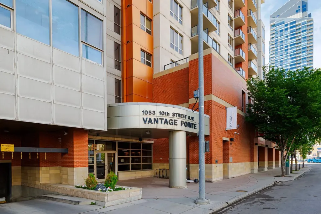 1053 10 Street SW Calgary AB T2R 1S6