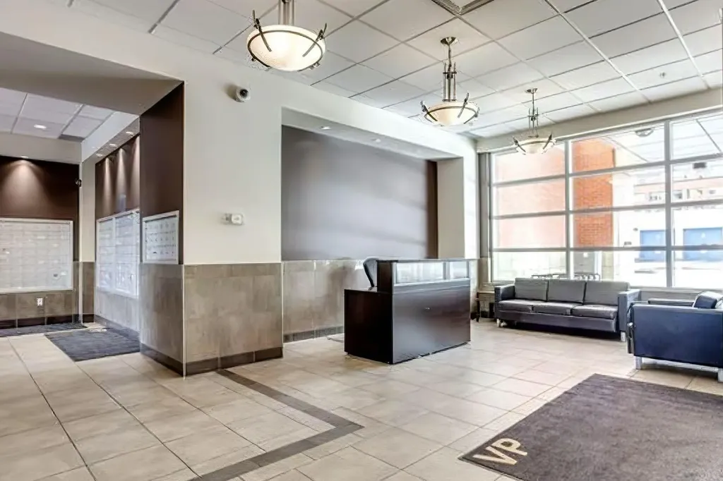 1053 10 Street SW Calgary AB T2R 1S6