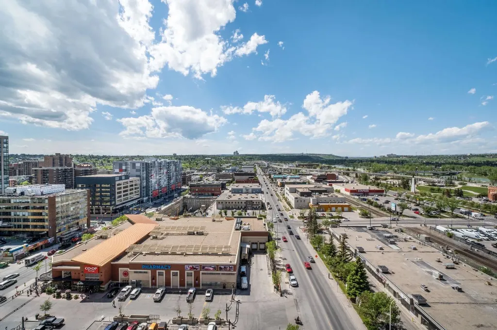1053 10 Street SW Calgary AB T2R 1S6