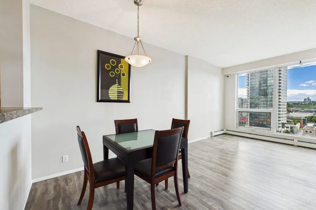 1053 10 Street SW Calgary AB T2R 1S6