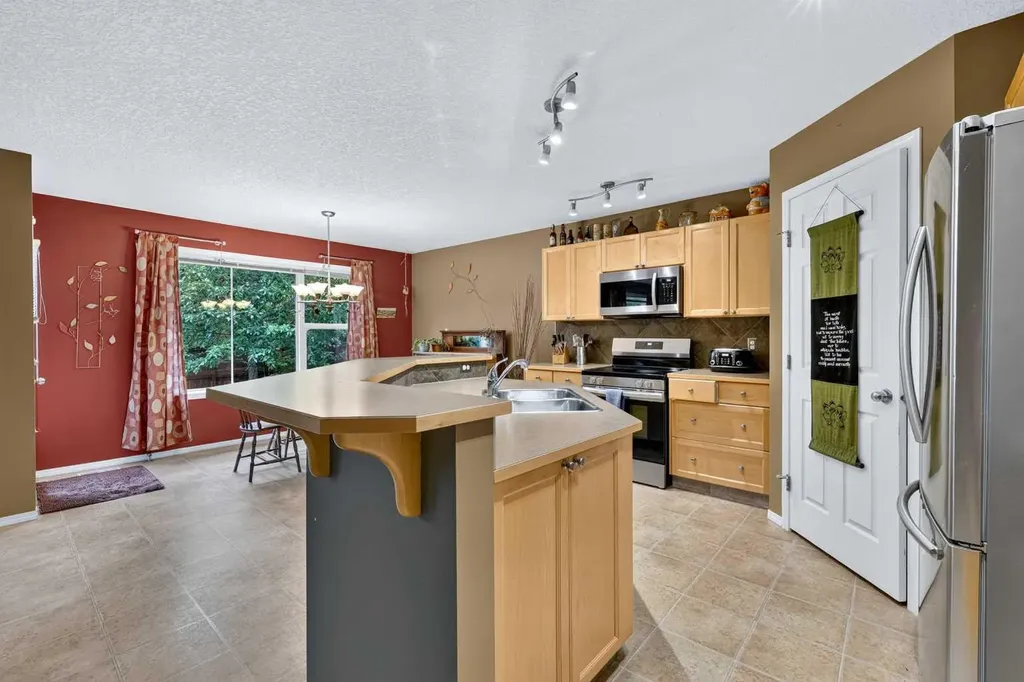 14 Evergreen Common SW Calgary AB T2Y 4N8