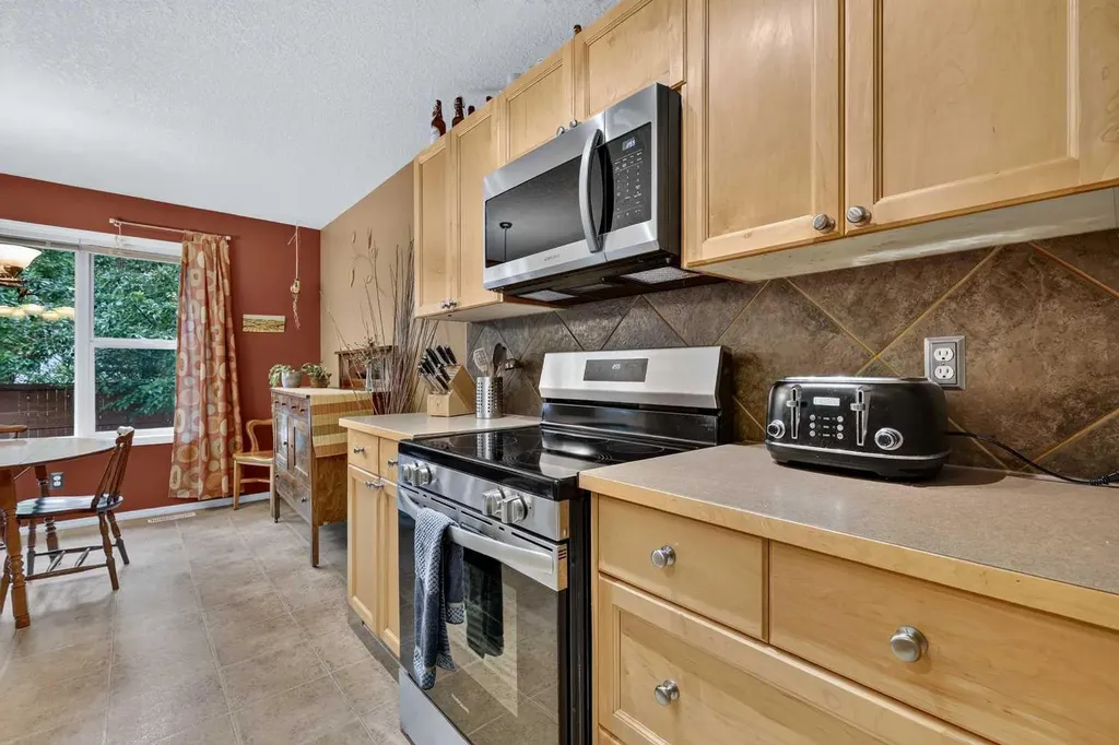 14 Evergreen Common SW Calgary AB T2Y 4N8