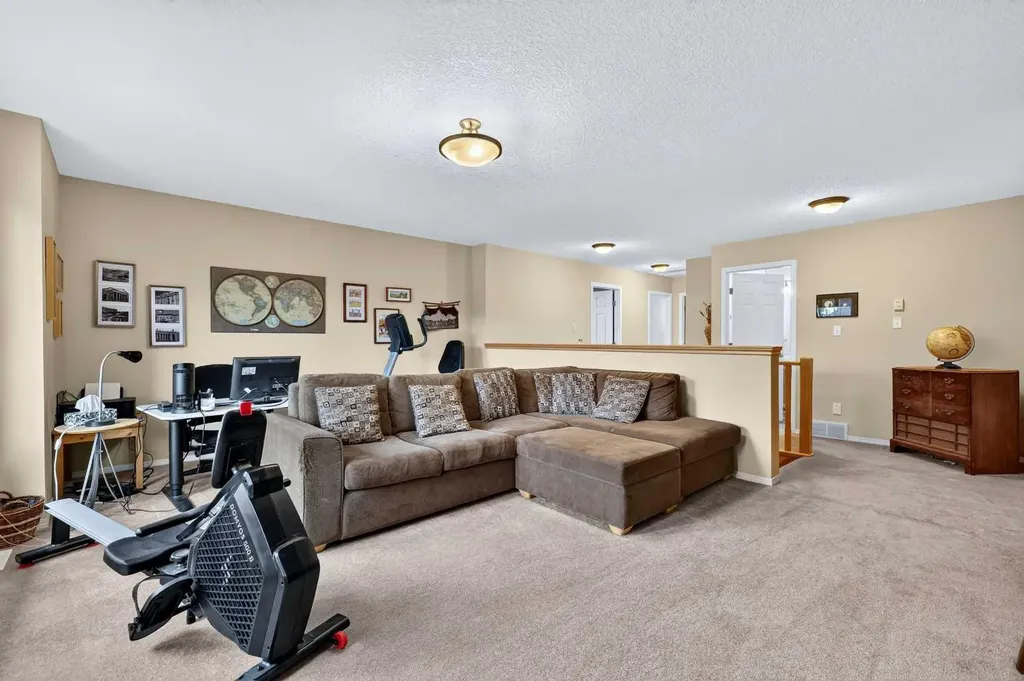 14 Evergreen Common SW Calgary AB T2Y 4N8