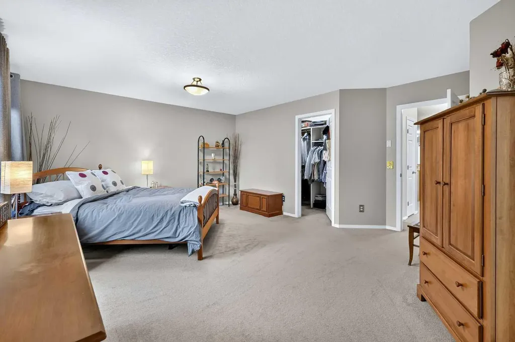 14 Evergreen Common SW Calgary AB T2Y 4N8