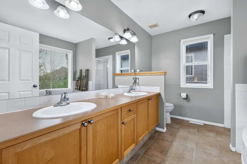 14 Evergreen Common SW Calgary AB T2Y 4N8