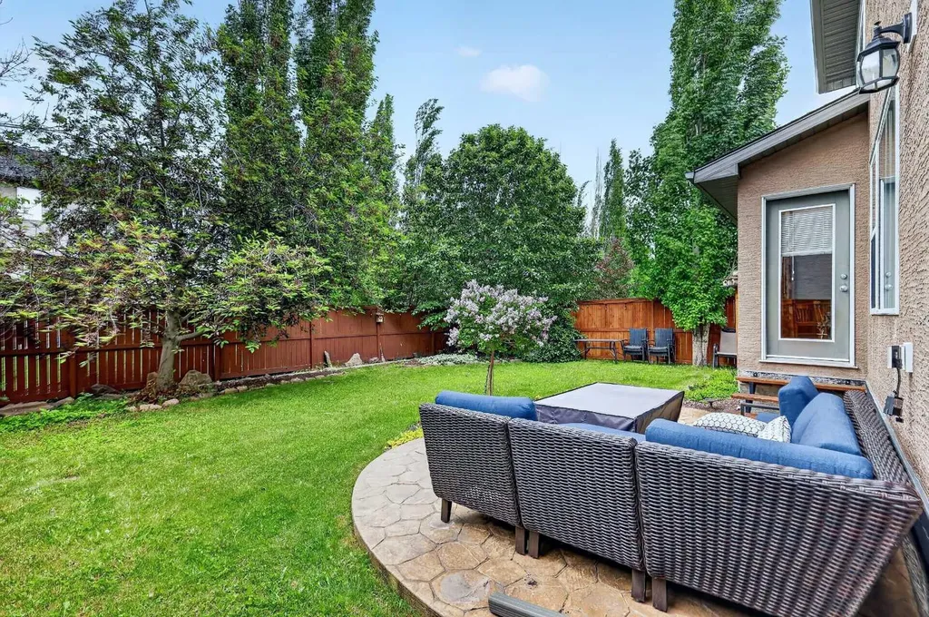 14 Evergreen Common SW Calgary AB T2Y 4N8