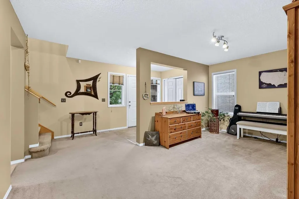 14 Evergreen Common SW Calgary AB T2Y 4N8