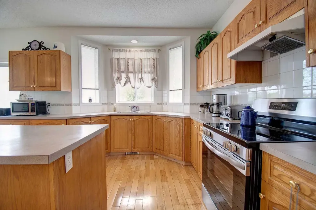 434 9 Street Beiseker AB T0M 0G0