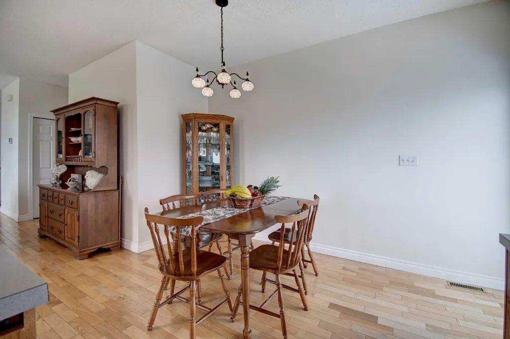 434 9 Street Beiseker AB T0M 0G0