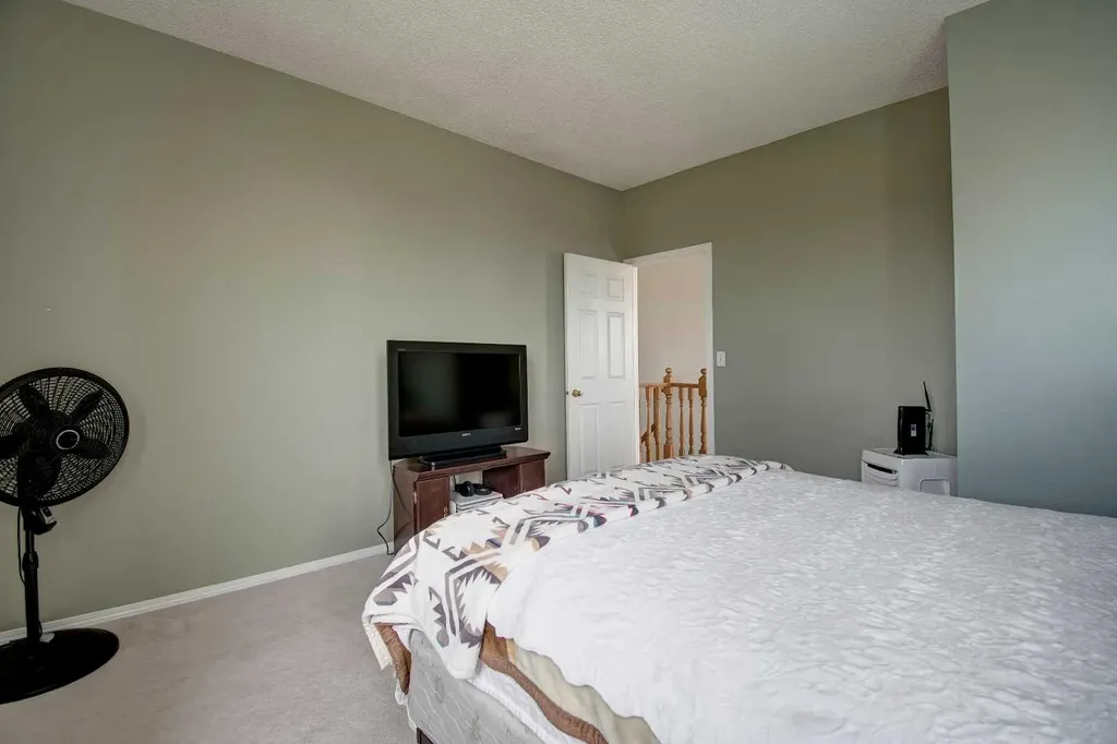 434 9 Street Beiseker AB T0M 0G0