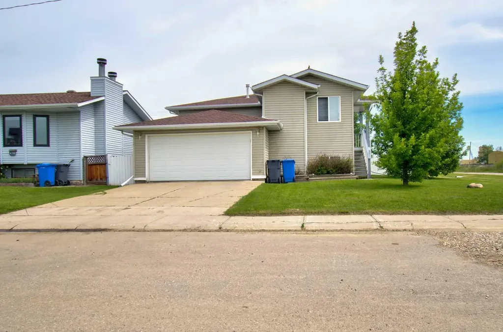 434 9 Street Beiseker AB T0M 0G0
