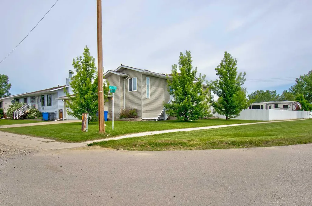 434 9 Street Beiseker AB T0M 0G0