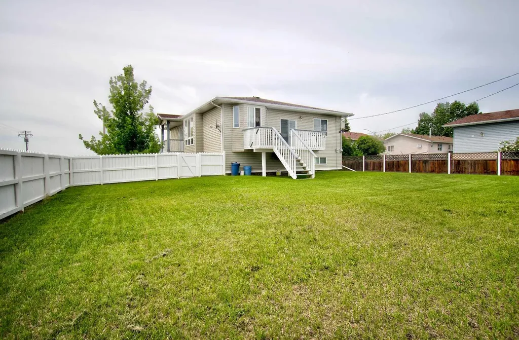 434 9 Street Beiseker AB T0M 0G0