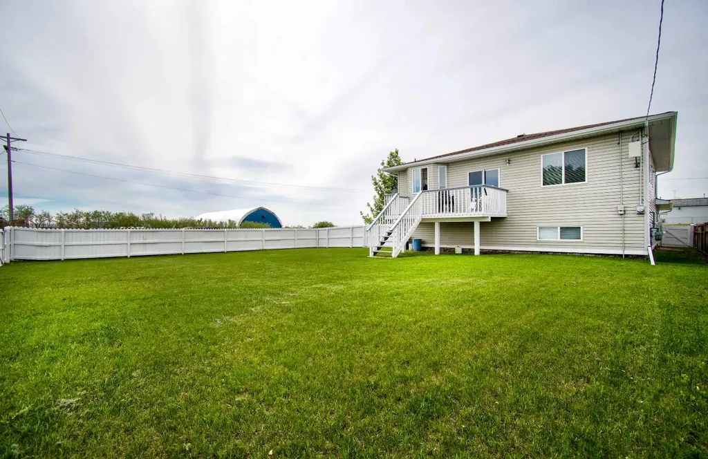 434 9 Street Beiseker AB T0M 0G0