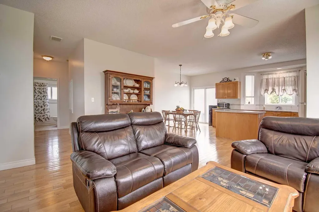 434 9 Street Beiseker AB T0M 0G0