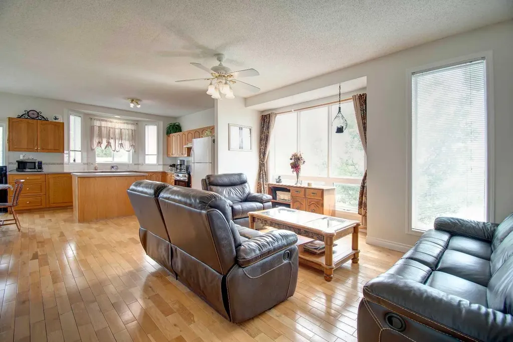 434 9 Street Beiseker AB T0M 0G0