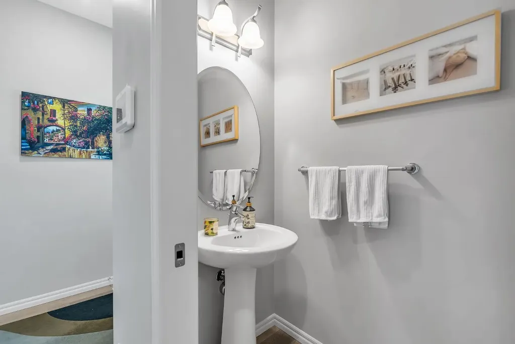 72 Legacy Mews SE Calgary AB T2X 0Y5