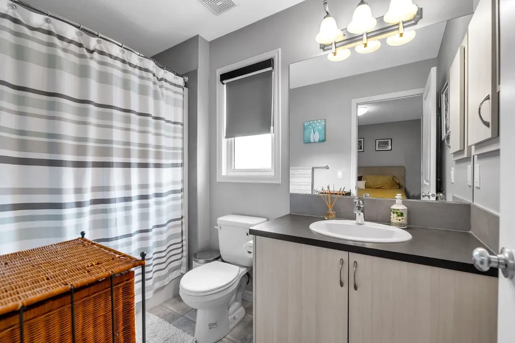 72 Legacy Mews SE Calgary AB T2X 0Y5