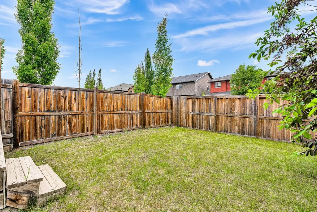 72 Legacy Mews SE Calgary AB T2X 0Y5