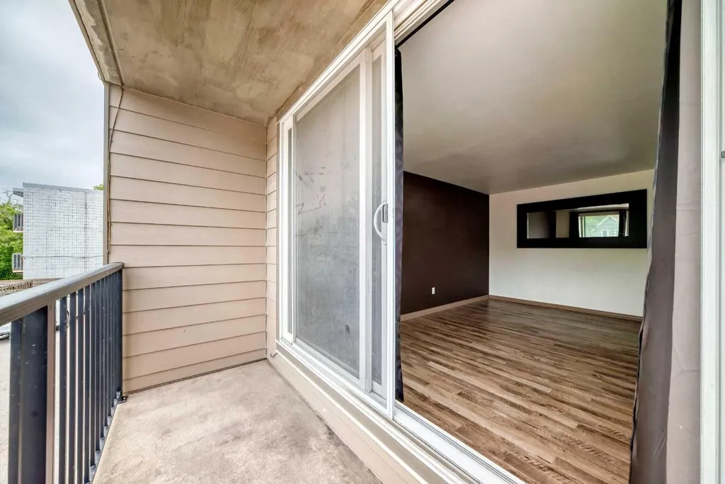 310 4 Avenue NE Calgary AB T2E0J3
