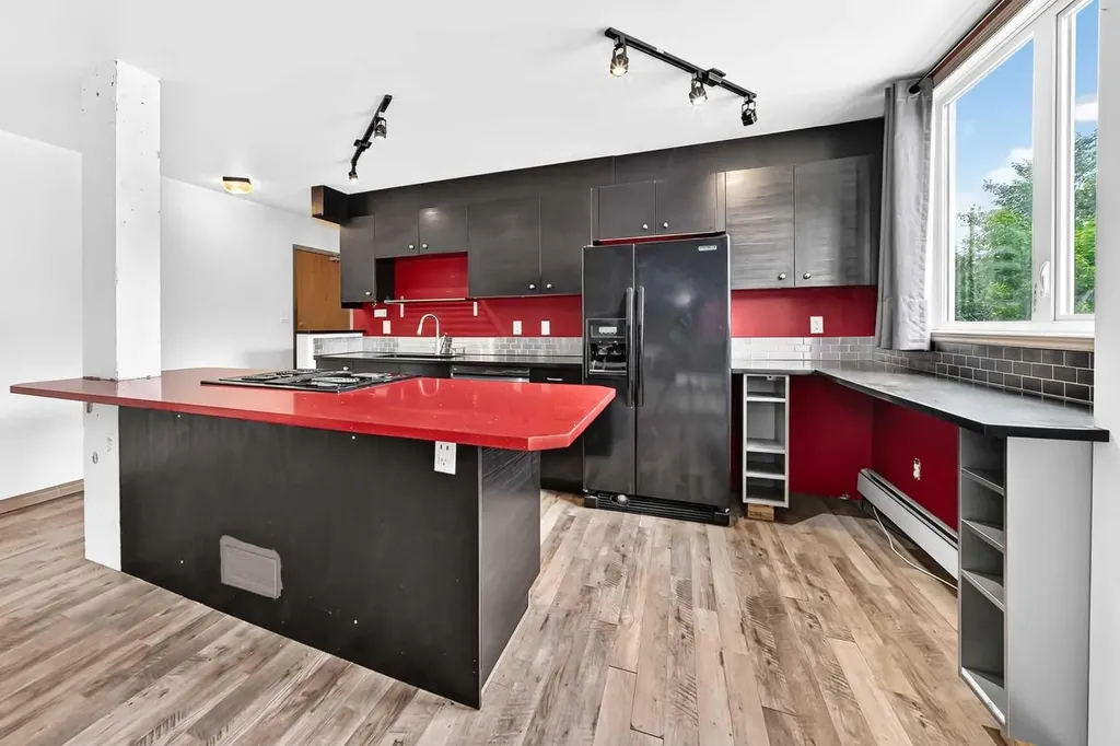 310 4 Avenue NE Calgary AB T2E0J3