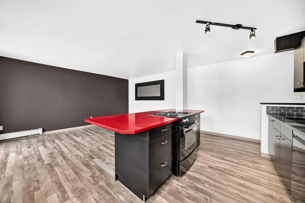 310 4 Avenue NE Calgary AB T2E0J3