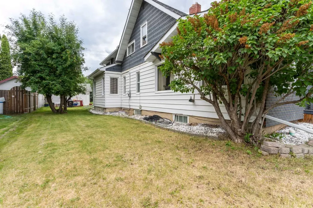 4714 48 Street Camrose AB T4V 1L3