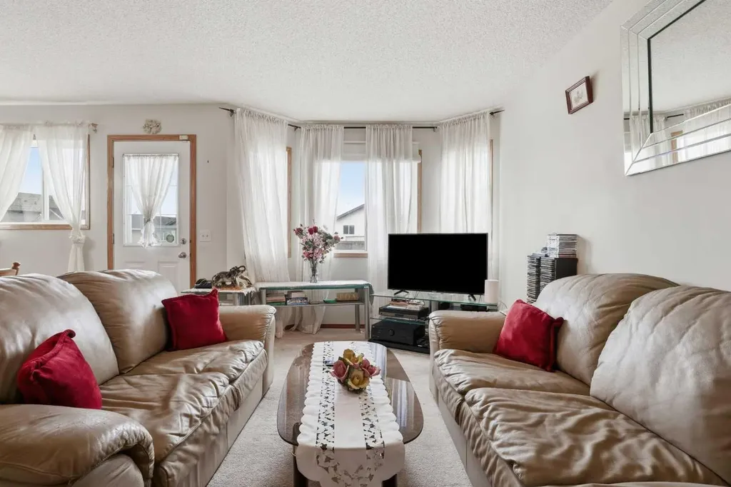 133 Taracove Place NE Calgary AB T3J 4R4