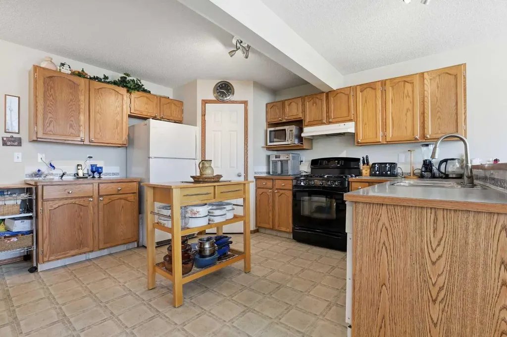 133 Taracove Place NE Calgary AB T3J 4R4