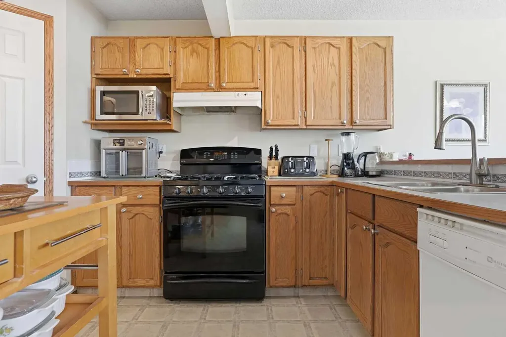 133 Taracove Place NE Calgary AB T3J 4R4