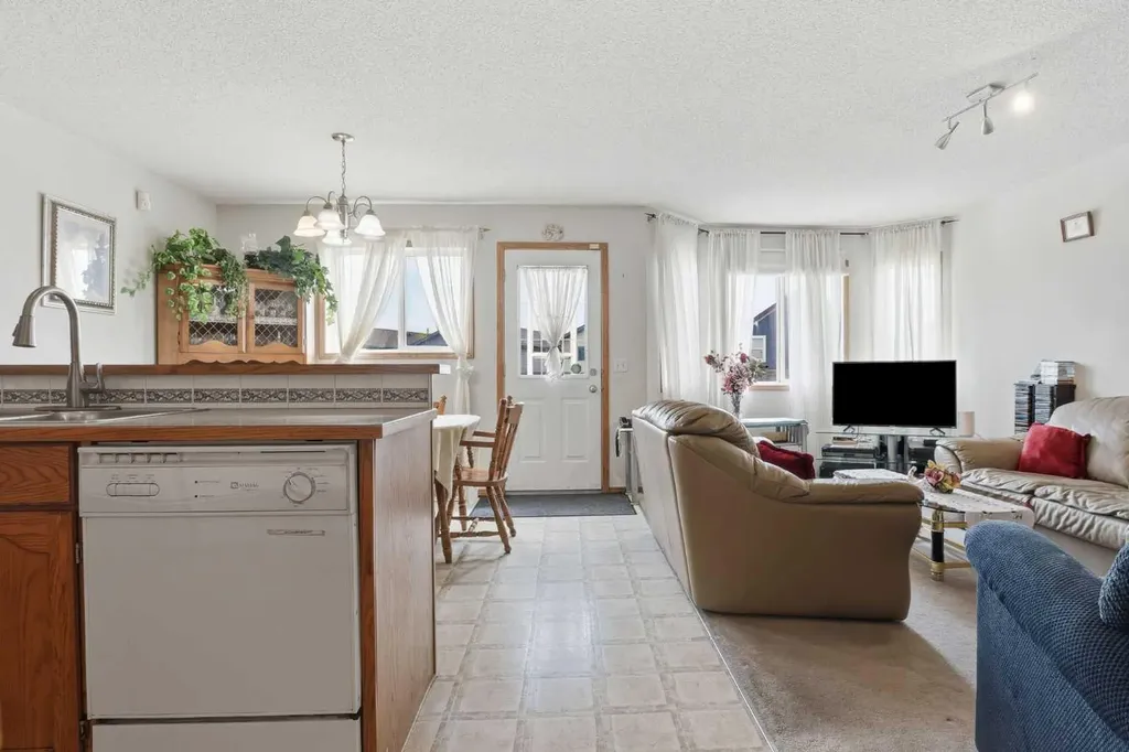 133 Taracove Place NE Calgary AB T3J 4R4