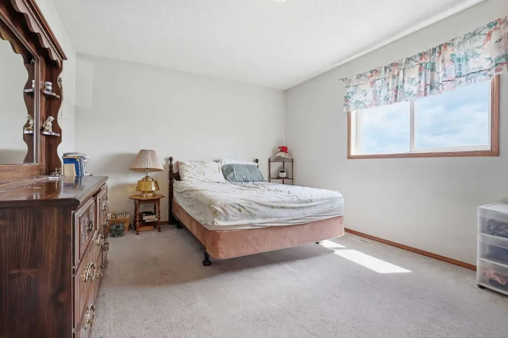 133 Taracove Place NE Calgary AB T3J 4R4