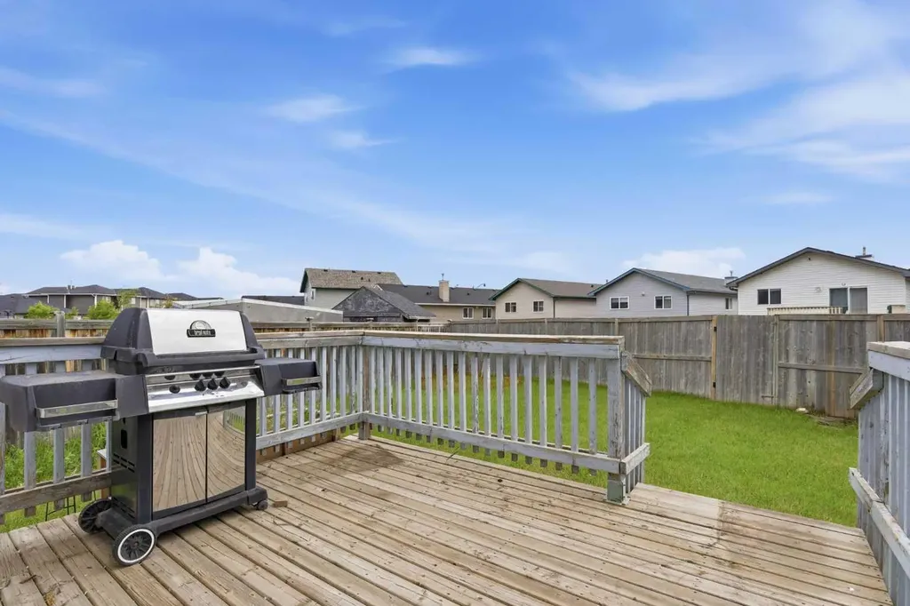 133 Taracove Place NE Calgary AB T3J 4R4