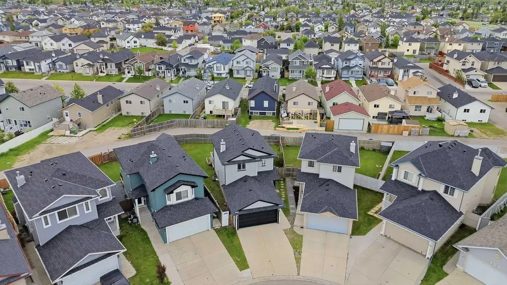133 Taracove Place NE Calgary AB T3J 4R4