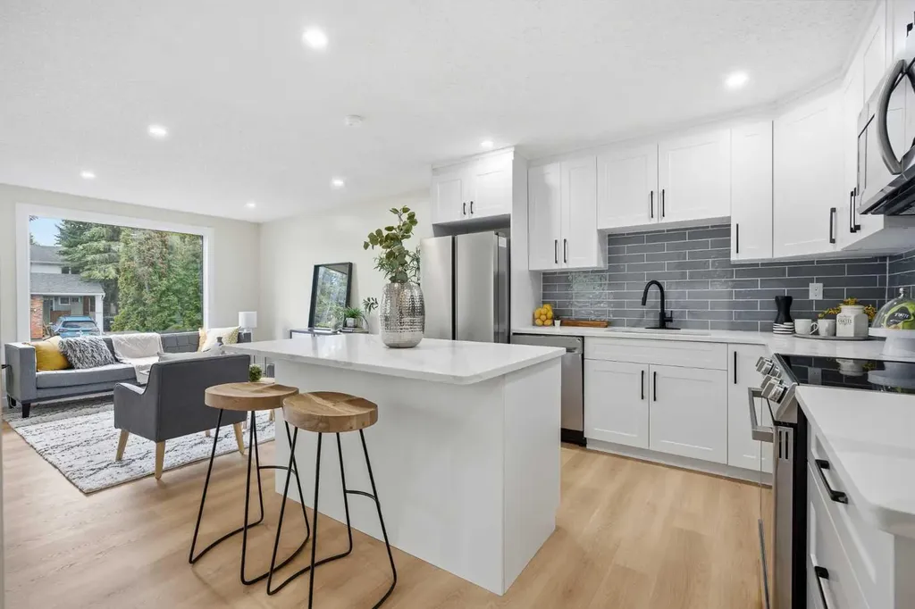 1060 Ranchview Road NW Calgary AB T3G 1R9