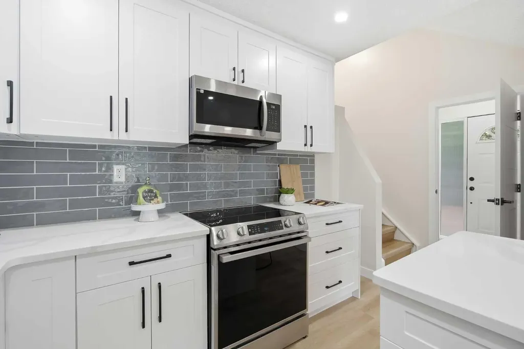1060 Ranchview Road NW Calgary AB T3G 1R9