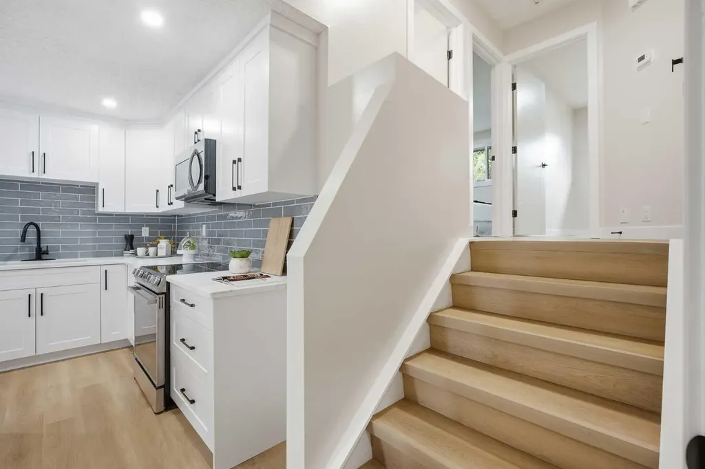 1060 Ranchview Road NW Calgary AB T3G 1R9