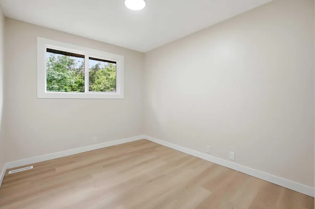 1060 Ranchview Road NW Calgary AB T3G 1R9