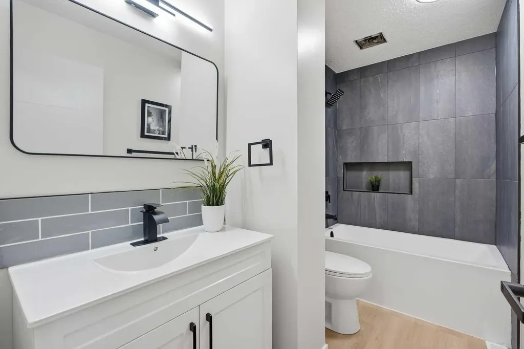 1060 Ranchview Road NW Calgary AB T3G 1R9
