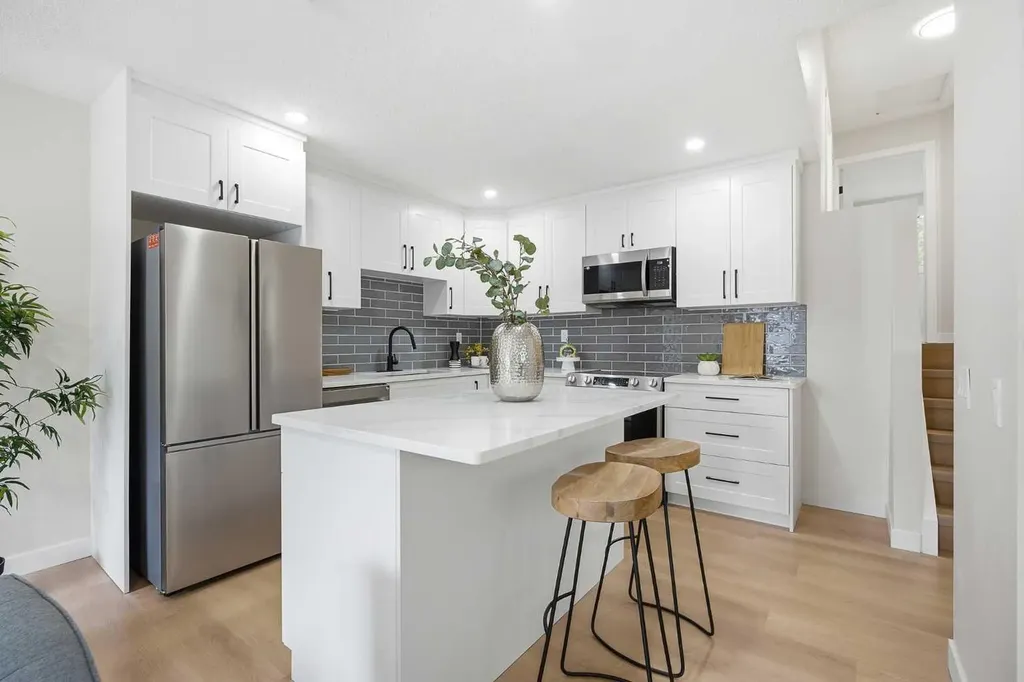1060 Ranchview Road NW Calgary AB T3G 1R9