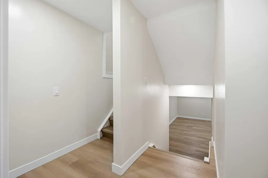 1060 Ranchview Road NW Calgary AB T3G 1R9
