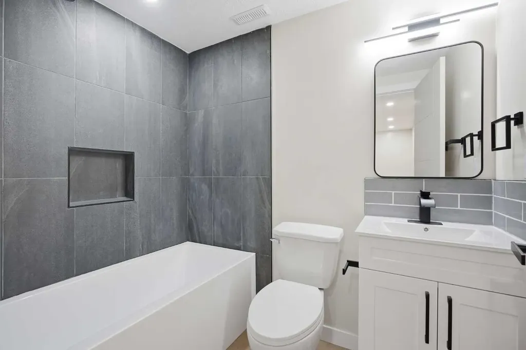 1060 Ranchview Road NW Calgary AB T3G 1R9
