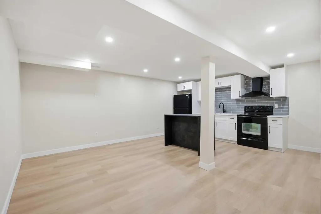 1060 Ranchview Road NW Calgary AB T3G 1R9