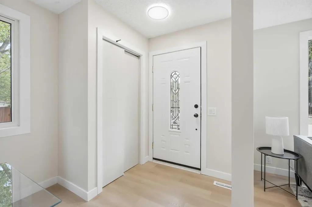 1060 Ranchview Road NW Calgary AB T3G 1R9