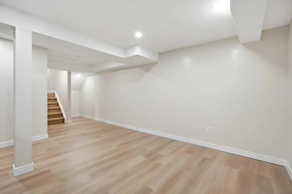1060 Ranchview Road NW Calgary AB T3G 1R9