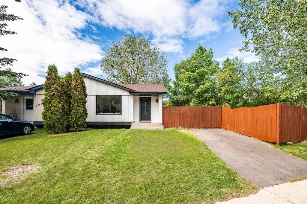 1060 Ranchview Road NW Calgary AB T3G 1R9
