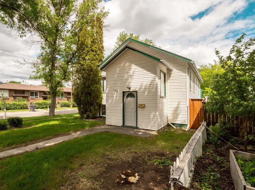 803 6 Street S Lethbridge AB T1J 2E7